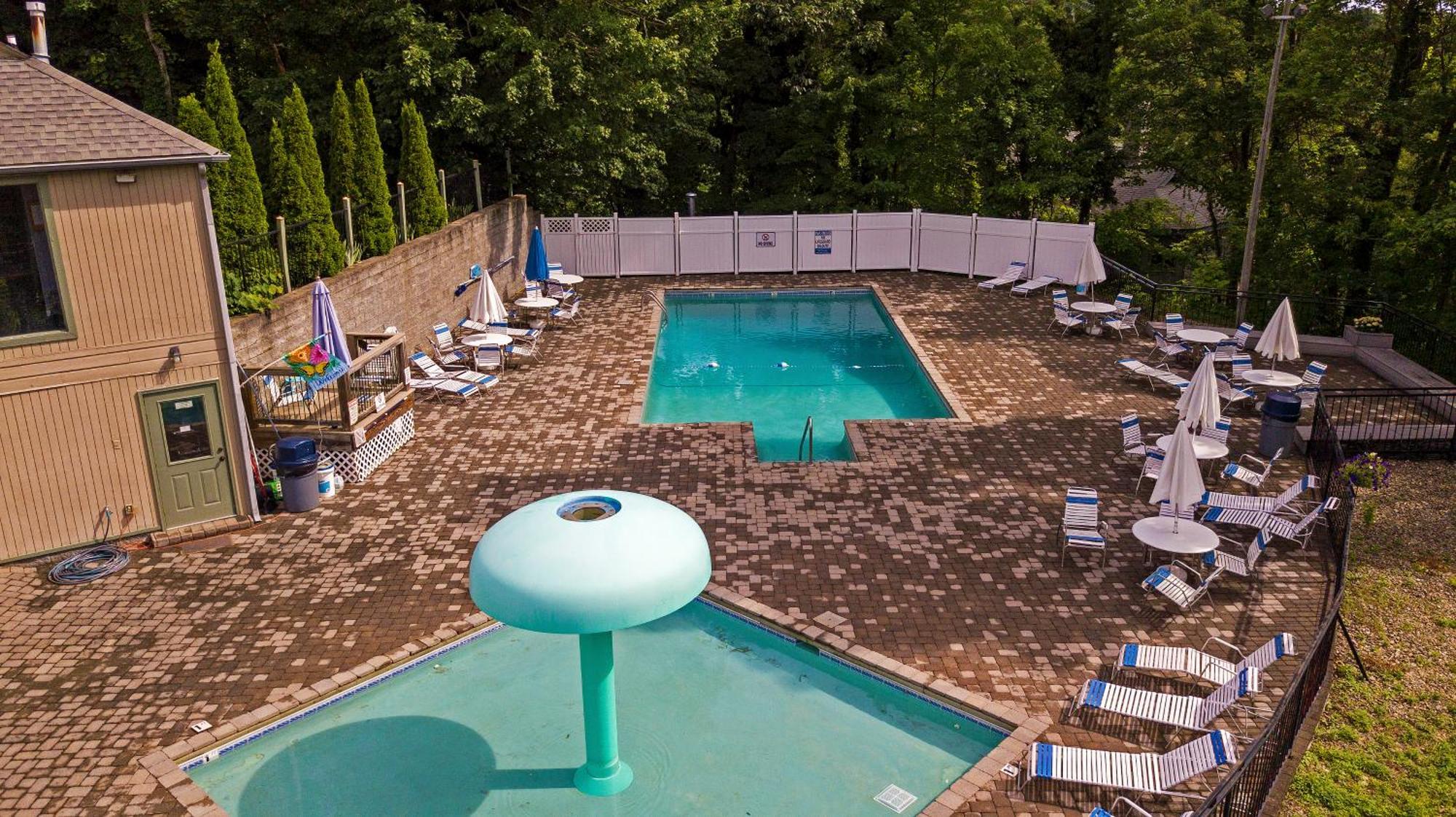 Serenity Heights, Amazing Views, Hot Tub Pool Access, 1089 Free Tickets Each Paid Day, Dollywood Gatlinburg Room photo
